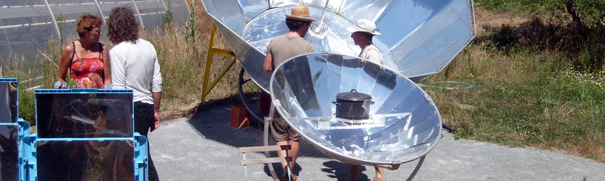 interso_ozadje_solarni_kolektorji